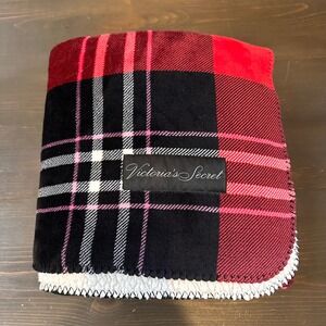 Victoria's Secret Red Plaid Sherpa Fleece‎ Throw Blanket 50x60